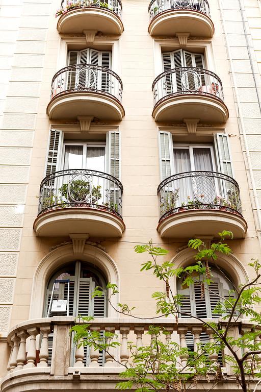Piso En Poblesec Apartment Barcelona Luaran gambar